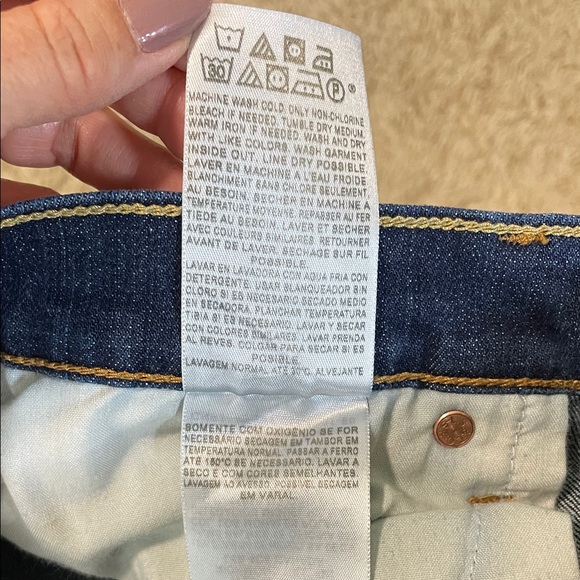 Levi's Junior’s Dark Blue Boyfriend Jeans - Picture 7 of 10
